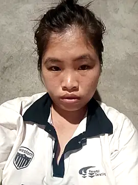 Luyen004 online show from 04/22/26, 09:16