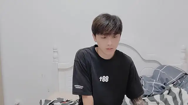 xiaoyi2563 online show from 10/20/25, 12:38