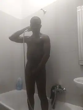 Snapshot of Kwasi-a chatting on 10/13/25, 03:34 Kwasi-a online show from 10/13/25, 03:34