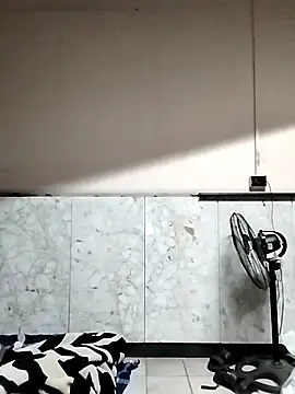 Snapshot of Kwasi-a chatting on 11/08/25, 04:23 Kwasi-a online show from 11/08/25, 04:23