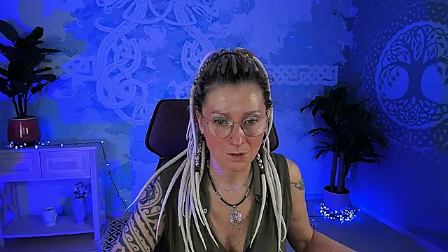 Snapshot of UmaSpace chatting on 05/13/26, 05:05 UmaSpace online show from 05/13/26, 05:05