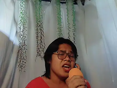 Huntrix2025 online show from 11/29/25, 01:41