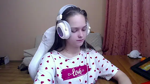 SharybbFace online show from 10/16/25, 03:35