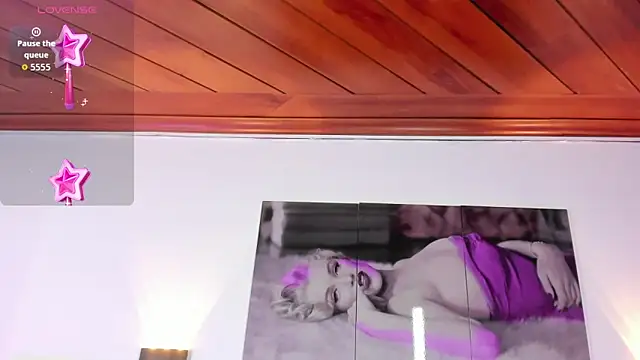 Snapshot of SharonLovee chatting on 10/05/25, 08:40 SharonLovee online show from 10/05/25, 08:40