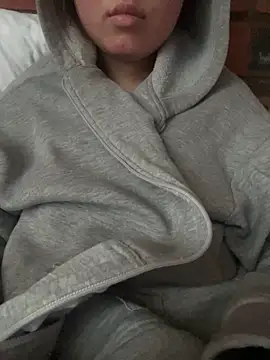 Snapshot of LAURA_LLL chatting on 09/17/25, 12:07 LAURA LLL online show from 09/17/25, 12:07