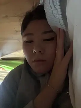 Snapshot of LAURA_LLL chatting on 11/16/25, 11:54 LAURA LLL online show from 11/16/25, 11:54