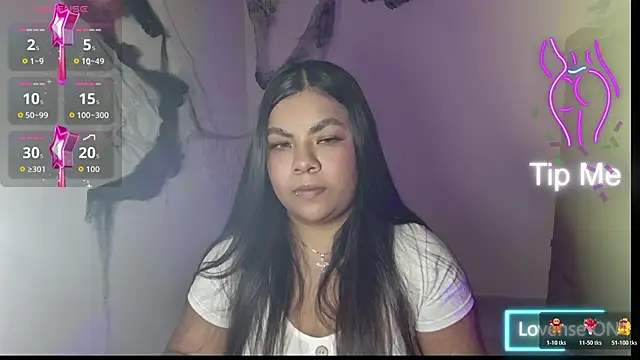 Snapshot of SabrinaSalazar11_ chatting on 10/23/25, 04:01 SabrinaSalazar11 online show from 10/23/25, 04:01