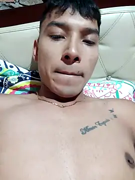 Snapshot of liamhotcolombia chatting on 10/14/25, 02:12 liamhotcolombia online show from 10/14/25, 02:12