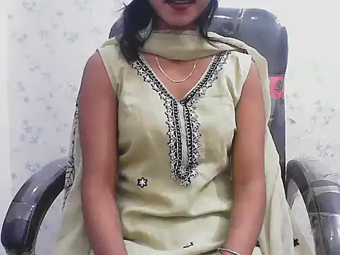 short girl  online show from 04/07/26, 03:12