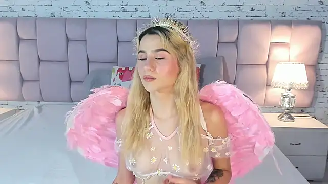 ChloeLaurentt online show from 10/24/25, 05:26