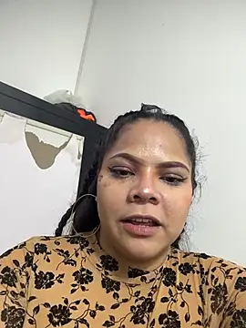 Snapshot of ROUSE_SINCLAIR chatting on 10/31/25, 09:10 ROUSE SINCLAIR online show from 10/31/25, 09:10