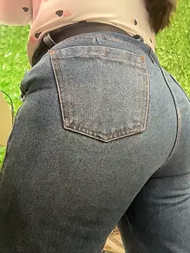 Snapshot of ROUSE_SINCLAIR chatting on 12/04/25, 09:23 ROUSE SINCLAIR online show from 12/04/25, 09:23