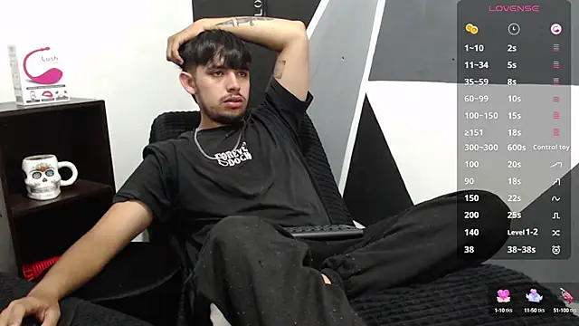 Snapshot of Alpha_Brayan777 chatting on 09/18/25, 12:29 Alpha Brayan777 online show from 09/18/25, 12:29