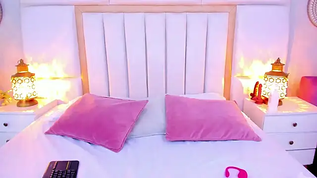 LaylaaDoll online show from 04/11/26, 07:40