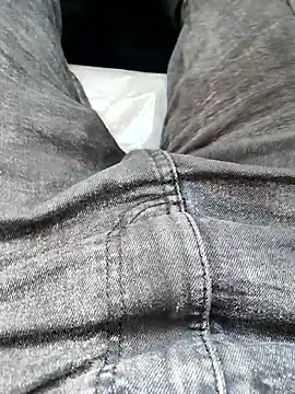 lickingspecilist online show from 11/05/25, 10:48