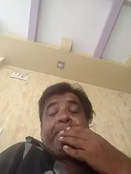 Snapshot of Naughty_gaurav chatting on 09/23/25, 05:54 Naughty gaurav online show from 09/23/25, 05:54