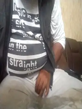 Snapshot of Naughty_gaurav chatting on 11/20/25, 06:13 Naughty gaurav online show from 11/20/25, 06:13