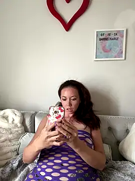 Snapshot of BarbieKarly chatting on 09/23/25, 07:39 BarbieKarly online show from 09/23/25, 07:39