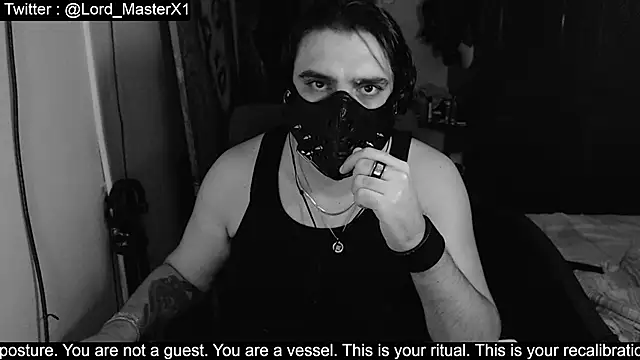 Snapshot of Lord_MasterX chatting on 10/28/25, 04:27 Lord MasterX online show from 10/28/25, 04:27