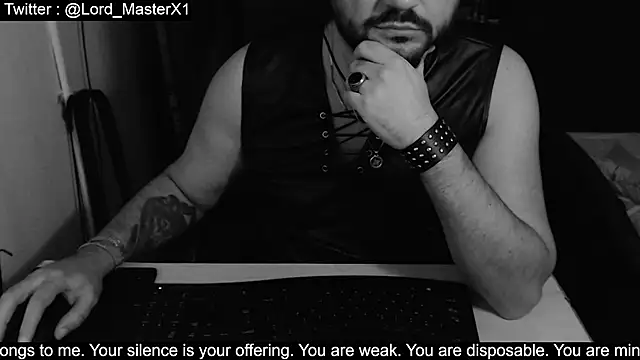 Snapshot of Lord_MasterX chatting on 11/16/25, 01:00 Lord MasterX online show from 11/16/25, 01:00