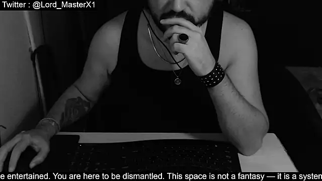 Snapshot of Lord_MasterX chatting on 11/19/25, 09:15 Lord MasterX online show from 11/19/25, 09:15