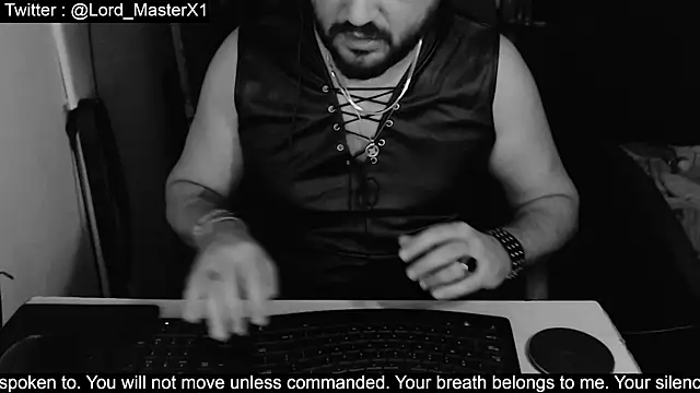 Snapshot of Lord_MasterX chatting on 11/28/25, 07:05 Lord MasterX online show from 11/28/25, 07:05