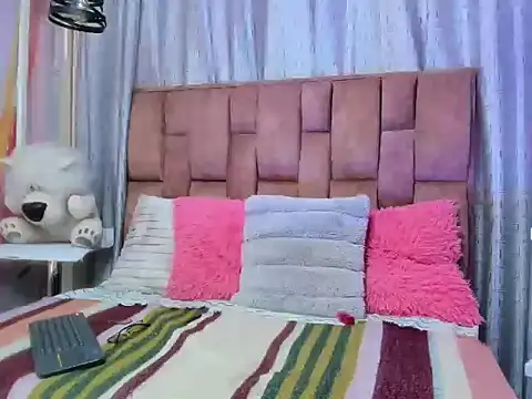 alix noa online show from 11/14/25, 07:45