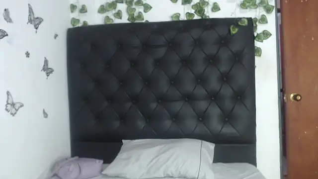 Snapshot of isabel_09 chatting on 04/25/26, 07:55 isabel 09 online show from 04/25/26, 07:55