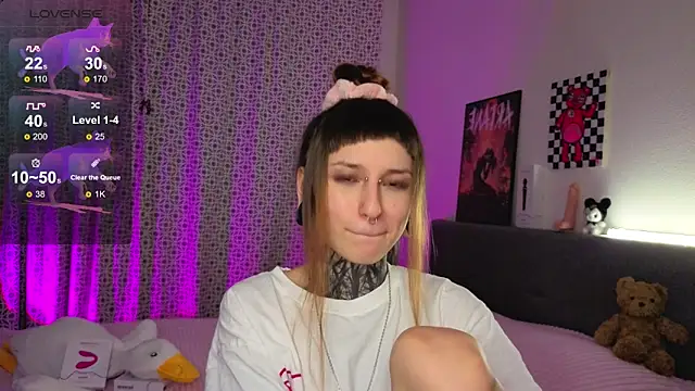 LilithPoison online show from 11/12/25, 06:08