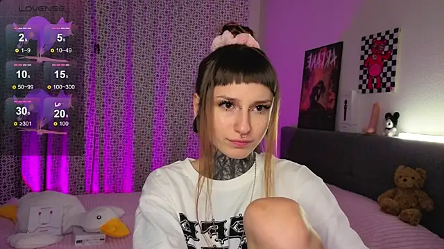 LilithPoison online show from 11/13/25, 06:07