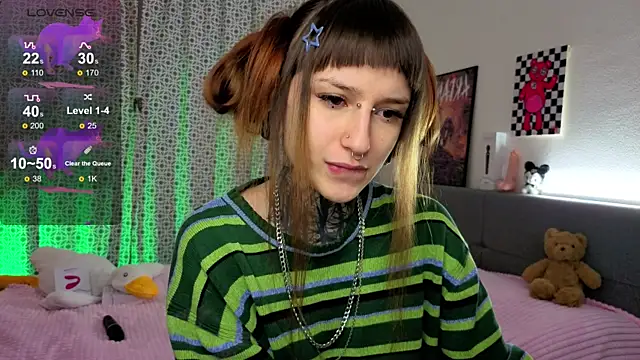 LilithPoison online show from 12/04/25, 07:00