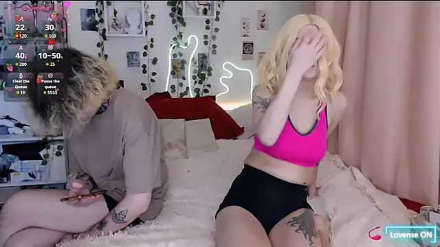 meow on da cam online show from 11/17/25, 08:36