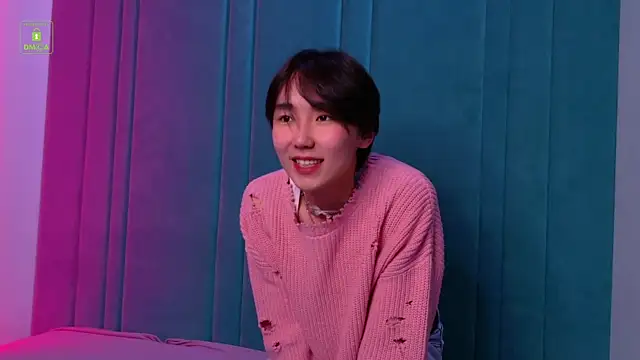 Snapshot of HeejinWang chatting on 09/28/25, 08:14 HeejinWang online show from 09/28/25, 08:14