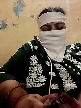 Love-890 online show from 10/29/25, 01:57