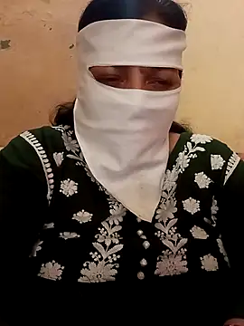 Love-890 online show from 10/30/25, 04:14