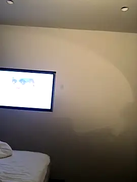 estradiolist online show from 10/11/25, 12:15