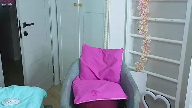 Snapshot of _lollyypop_ chatting on 12/02/25, 05:13 lollyypop online show from 12/02/25, 05:13