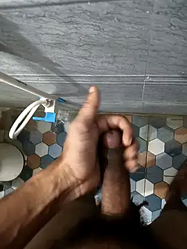 bold guy 1234 online show from 04/20/26, 12:24