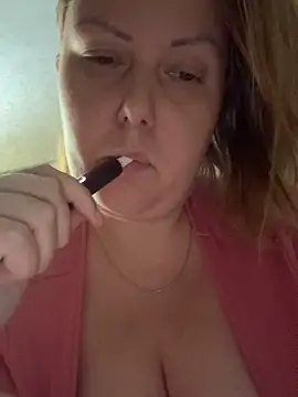 Snapshot of Piccolamonella29 chatting on 09/25/25, 02:15 Piccolamonella29 online show from 09/25/25, 02:15