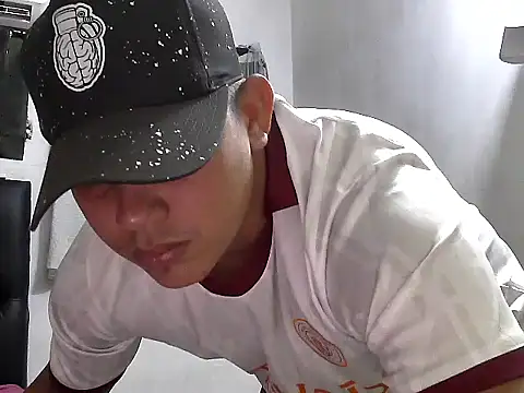 Alex man23 online show from 12/05/25, 08:05