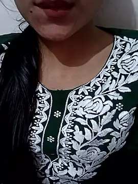 Miss linaa online show from 11/12/25, 10:26