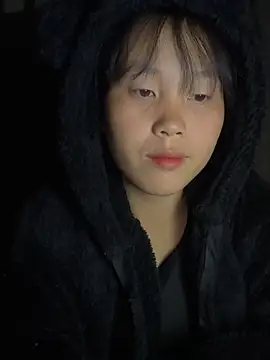 huong-18 online show from 11/15/25, 12:34