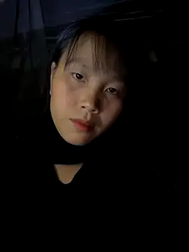 huong-18 online show from 11/16/25, 02:55