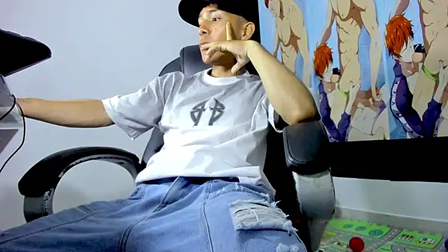 Snapshot of Hunteer_Boy chatting on 09/22/25, 11:40 Hunteer Boy online show from 09/22/25, 11:40