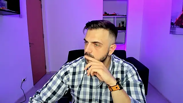 Snapshot of Jace_Thorne chatting on 11/17/25, 06:46 Jace Thorne online show from 11/17/25, 06:46