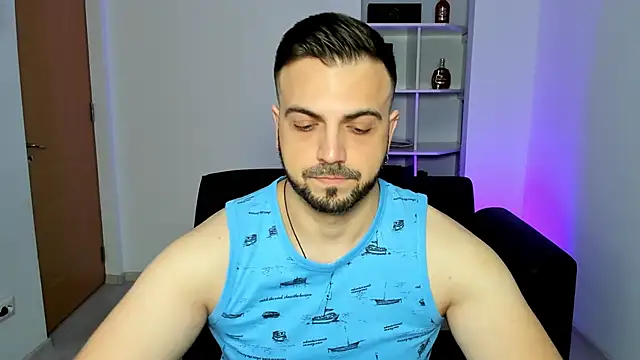 Snapshot of Jace_Thorne chatting on 11/20/25, 05:07 Jace Thorne online show from 11/20/25, 05:07