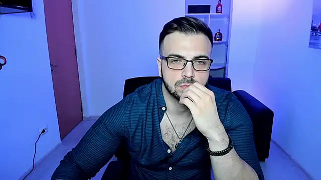 Snapshot of Jace_Thorne chatting on 11/21/25, 08:18 Jace Thorne online show from 11/21/25, 08:18