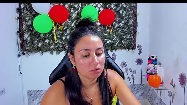 Luna021 1 online show from 11/01/25, 07:38