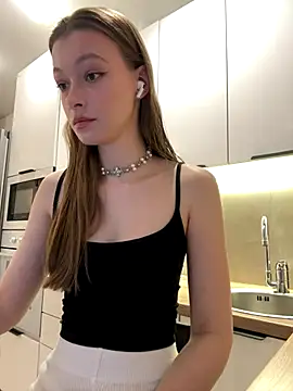 FriendlyFire 18 online show from 10/05/25, 07:12