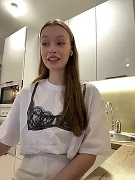 FriendlyFire 18 online show from 10/09/25, 05:55